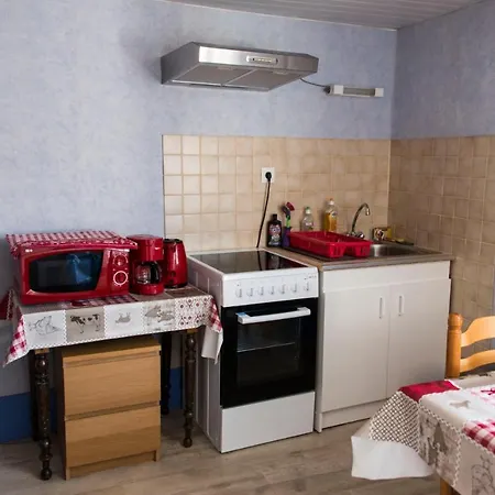 Les Meubles Du Rocher - Pres Du Parc Le Pal Bourbon-Lancy Extérieur photo