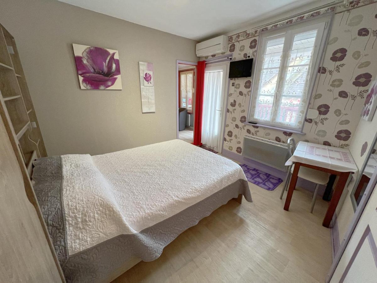 Les Meubles Du Rocher - Pres Du Parc Le Pal Bourbon-Lancy